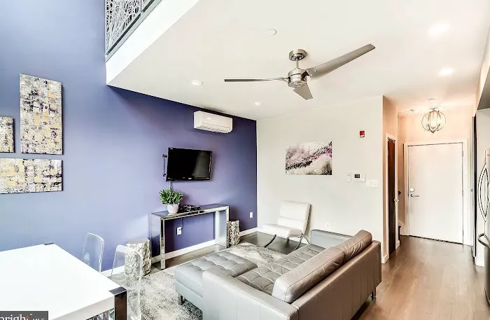 RE/MAX Plus 4