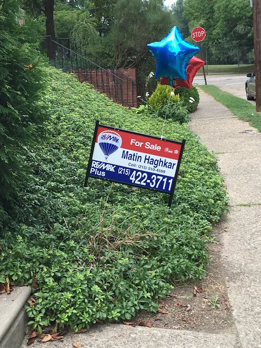 RE/MAX Plus 8