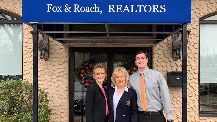 Debbie Mignogna, BHHS Fox & Roach-Blue Bell Realtor 9