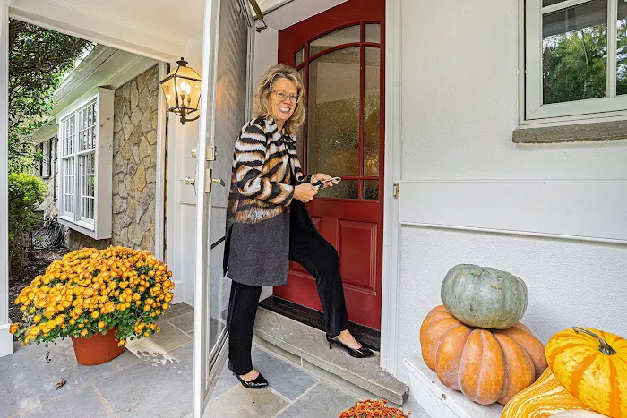Connie Brady Real Estate Lady 2