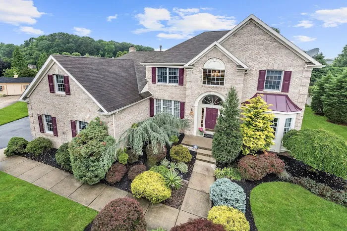 CHRISTINE DASH: Keller Williams Real Estate 6