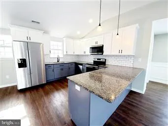 Ashley Witman, Keller Williams Newtown 6