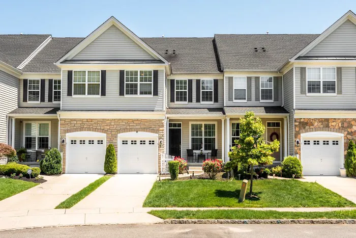 Heather Viruet Broker Associate, Berkshire Hathaway Fox & Roach Realtors 2