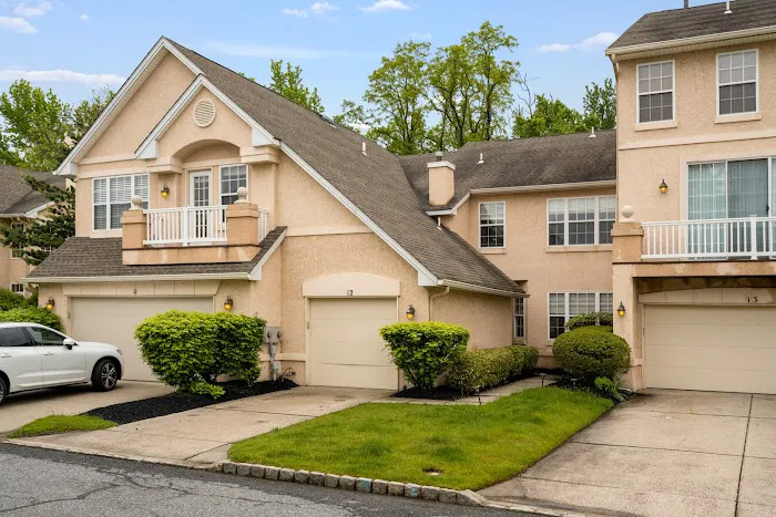 Heather Viruet Broker Associate, Berkshire Hathaway Fox & Roach Realtors 9