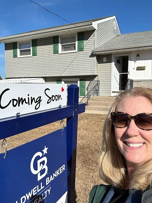 Patti Blosfelds, REALTOR® 1