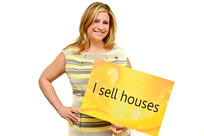 Melissa Centifonti - Realtor - Realty ONE Group Focus 2