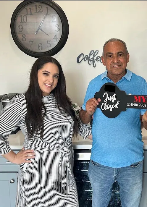 Myah Garcia, HomeStarr Realty 1