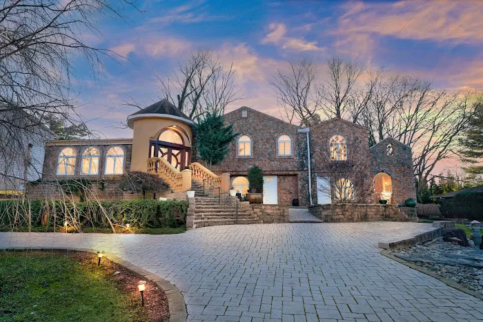 Mike Bottaro, Associate Broker, Realtor 6