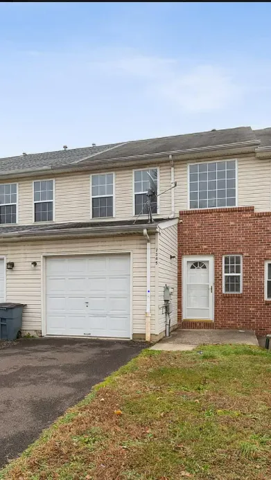 Houwzer | Realtors® & Title 4