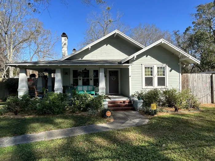 Houwzer | Realtors® & Title 0