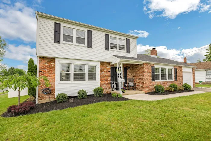 Philadelphia Real Estate Agent-The Phil Cavalcanto Real Estate Team, Coldwell Banker Realty 7