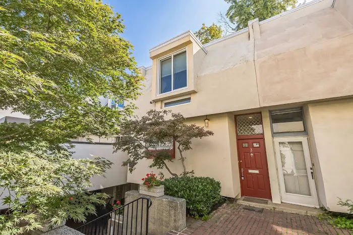 Philadelphia Real Estate Agent-The Phil Cavalcanto Real Estate Team, Coldwell Banker Realty 8