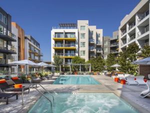 Apartments in LA with Pool Access for Rent – Find the Perfect Rental