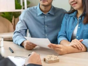 The Pros and Cons of Selling Your Home Privately: A Detailed Guide for Homeowners