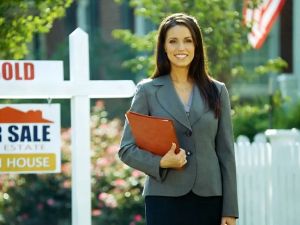 A Realtor: How They Help You Navigate the Real Estate Market
